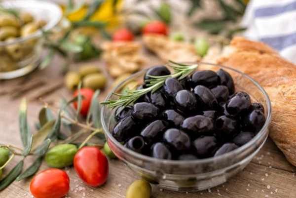 Adeva distributeurs de saveurs Vente en gros Apéritifs Apéro Epices Fruits Secs Olives Tapenades Légumes secs à Toulouse